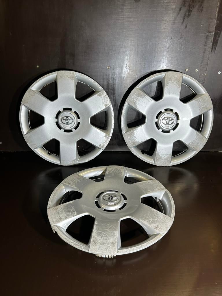 3 enjoliveurs toyota aygo yaris 14", Autos : Divers, Enjoliveurs, Enlèvement ou Envoi, Utilisé