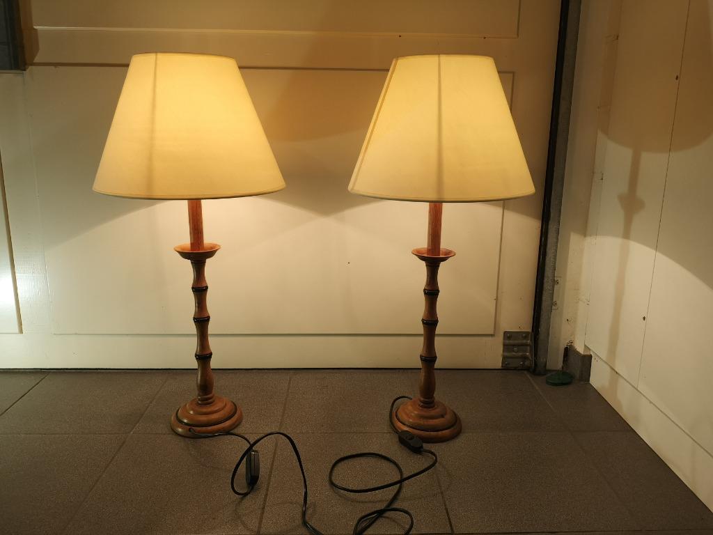 Lampe de table en bois avec abat-jour blanc 2 pcs, Klassiek, landelijk, Enlèvement, Utilisé, Tissus