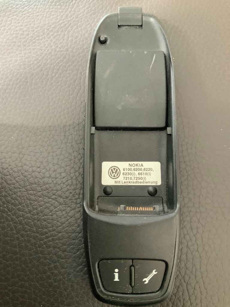 Volkswagen gsm adapter voor  Nokia, Télécoms, Téléphonie mobile | Accessoires & Pièces, Enlèvement, Utilisé, Support de téléphone ou Accessoire