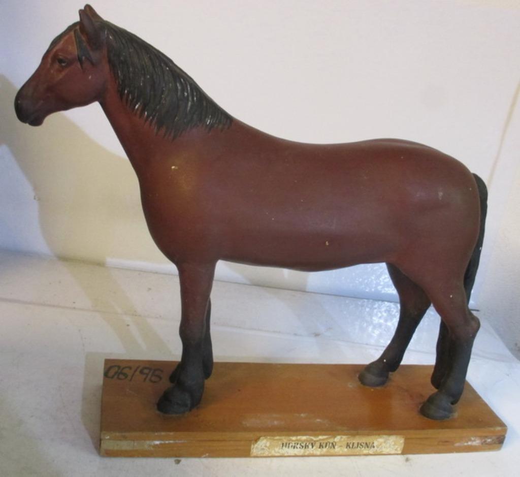vintage model van een paard uit slagerij of school   1, Envoi