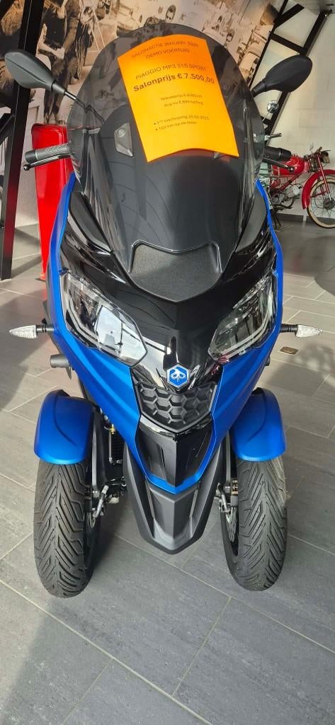Demo Piaggio MP3 310 e5+ / 103 km / blue zaffiro, Bedrijf, 310 cc, 1 cilinder, LED Verlichting