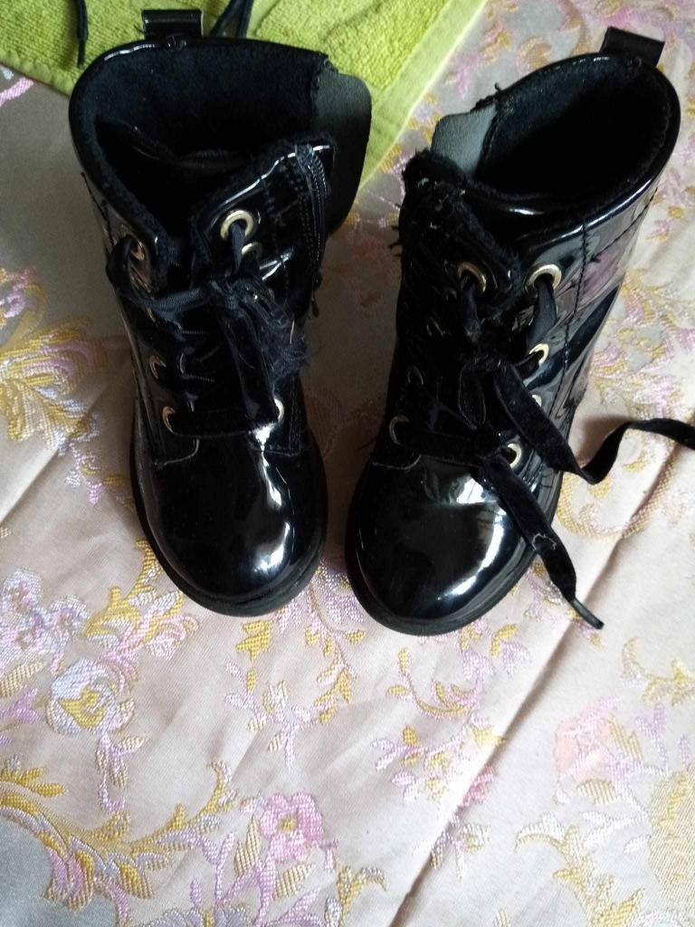 bottes pour enfants en laque noire taille 24 de la marque H&, Enlèvement ou Envoi