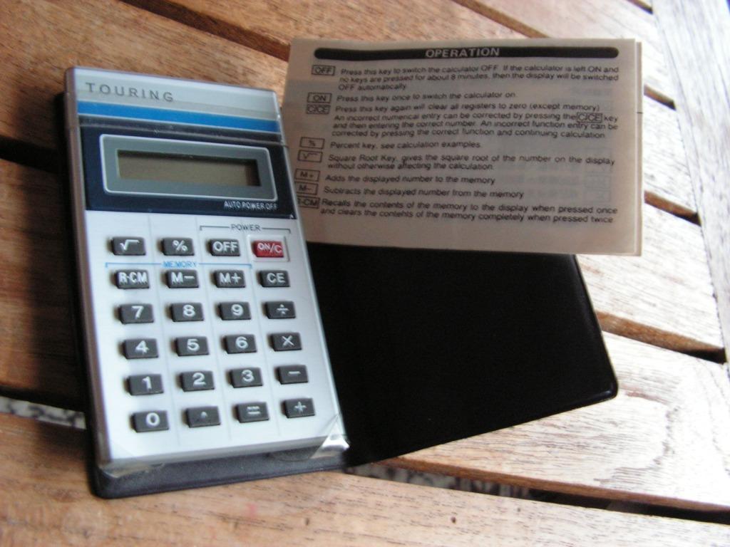 Petite calculatrice vintage « Touring »., Enlèvement ou Envoi, Comme neuf