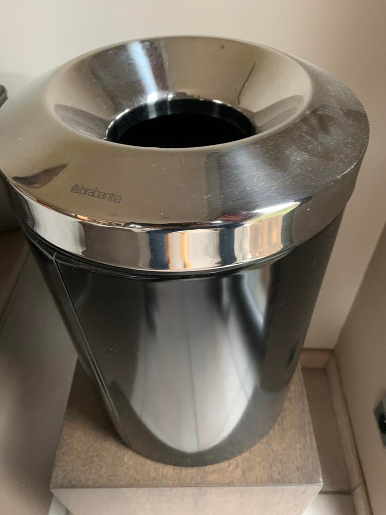 Vlamdovende Vuilbak Brabantia, Huis en Inrichting, Ophalen, Zo goed als nieuw