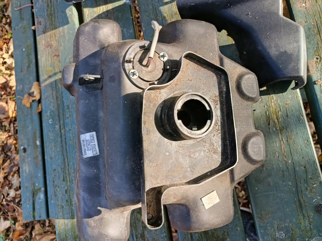 Benzinebak voor Airox&Nitro zonder dop 18€, Ophalen, Gebruikt, Tank, Yamaha