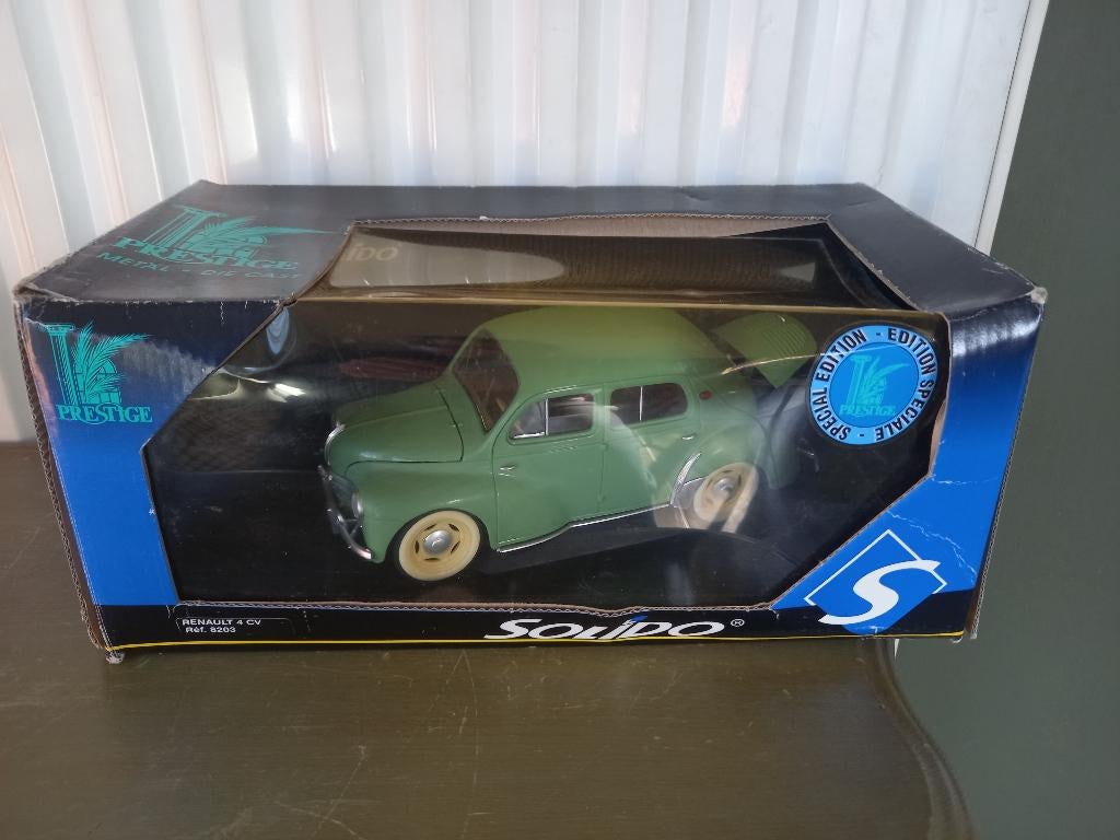 Solido - Renault R4 - 1/18 - Réf. 8203, Hobby & Loisirs créatifs, Voitures miniatures | 1:18, Utilisé, Voiture, Solido, Enlèvement