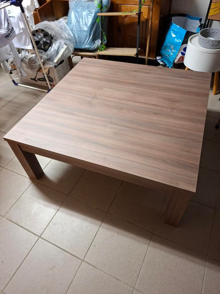 Nouvelle table basse, Enlèvement