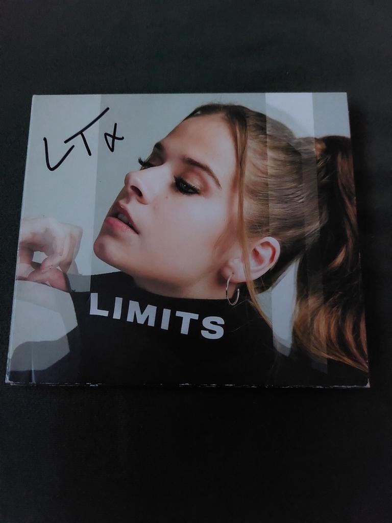 Laura Tesoro ‎– Limits (Gesigneerd), Verzenden