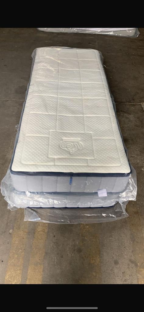Showroom matrassen – Topmerken voor spotprijzen!, Enlèvement, Comme neuf, Matelas