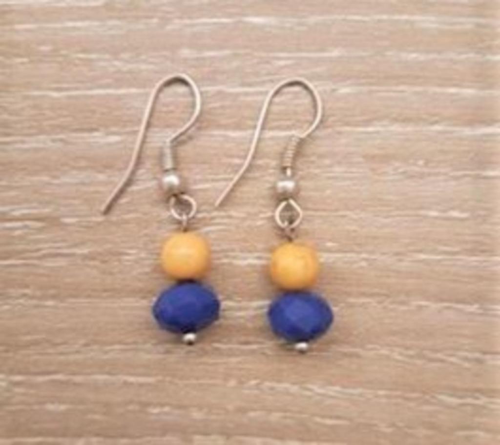 Mooie oorringetjes, Bijoux, Sacs & Beauté, Boucles d'oreilles, Comme neuf, Autres matériaux, Pendantes, Jaune