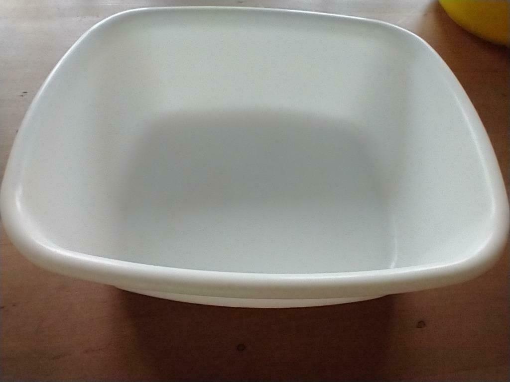 Bidon en plastique 9 litres, Moins de 100 cm, Utilisé, Blanc, Moins de 50 cm