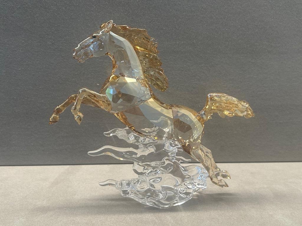 Swarovski Asian Symbols Springend Paard, Verzamelen, Swarovski, Ophalen of Verzenden, Nieuw, Figuurtje