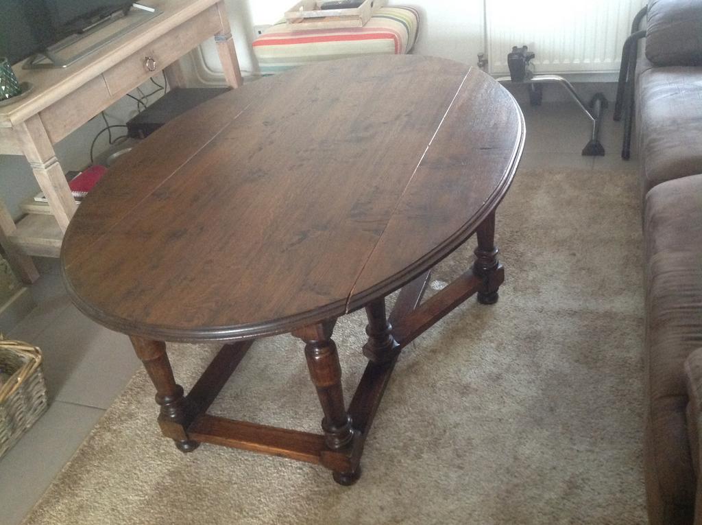 eiken salontafel, Enlèvement