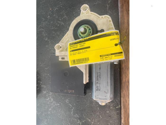 Moteur de vitre portière d'un Volkswagen Passat, Autos : Pièces & Accessoires, Volkswagen, -, 3 mois de garantie, Utilisé