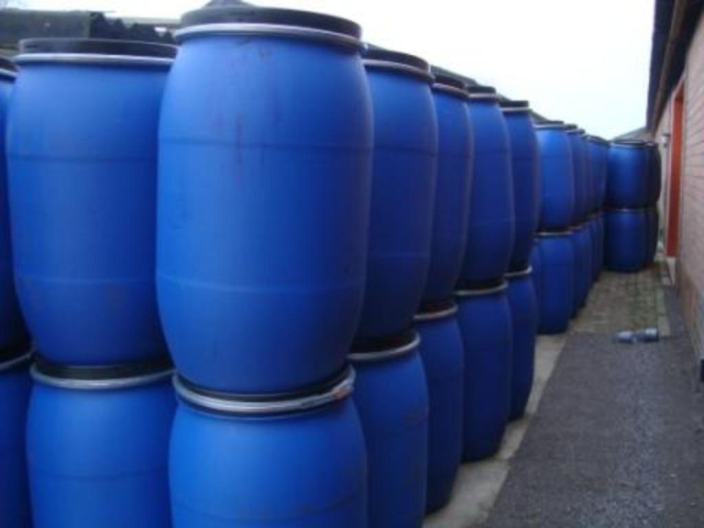 Blauwe vaten,tonnen van 220 L met deksel en klemring, 150 liter of meer, Ophalen, Zo goed als nieuw, Kunststof