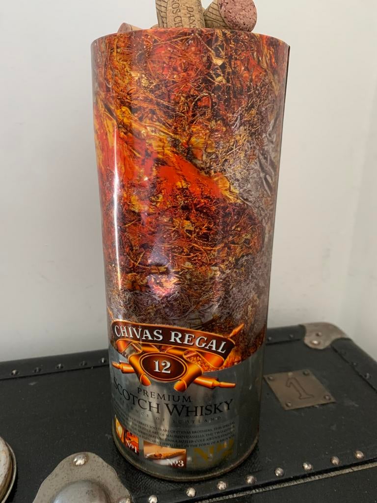 Boîte Chivas Regal - Déco bouchons., Enlèvement ou Envoi, Utilisé, Autres marques