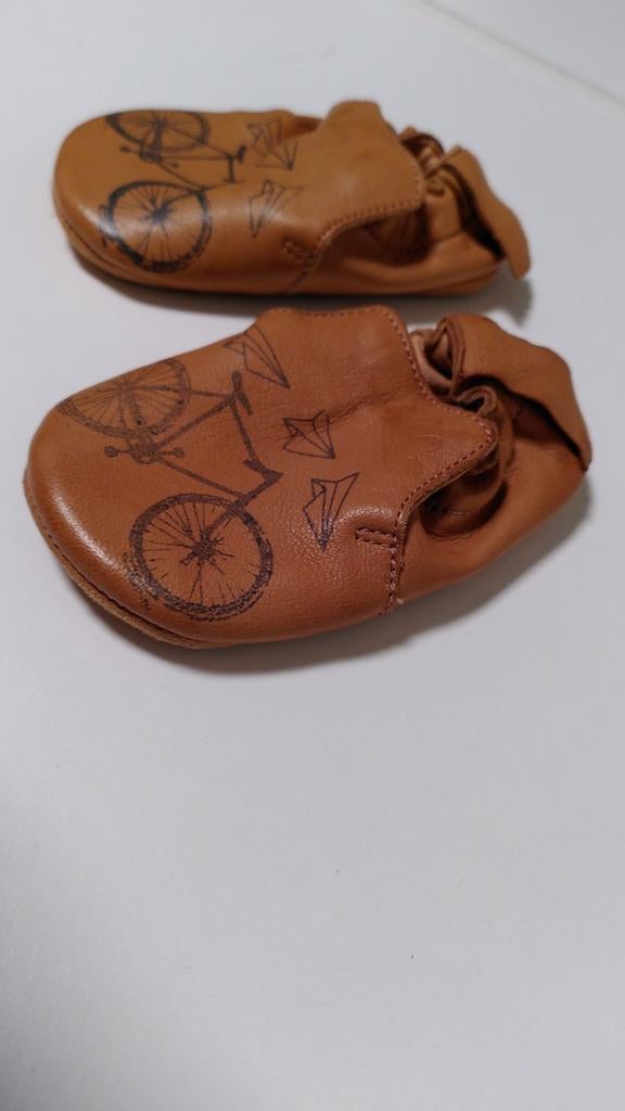 Babyschoentjes maat 17 met fietstekening, Ophalen of Verzenden, Zo goed als nieuw