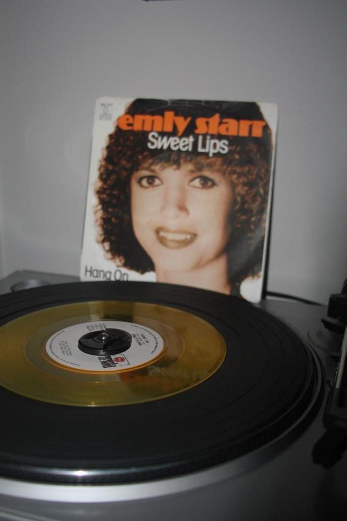 Single , Collord vinyl yellow transparent, Emly Starr , 1981, Ophalen of Verzenden, Gebruikt, Pop
