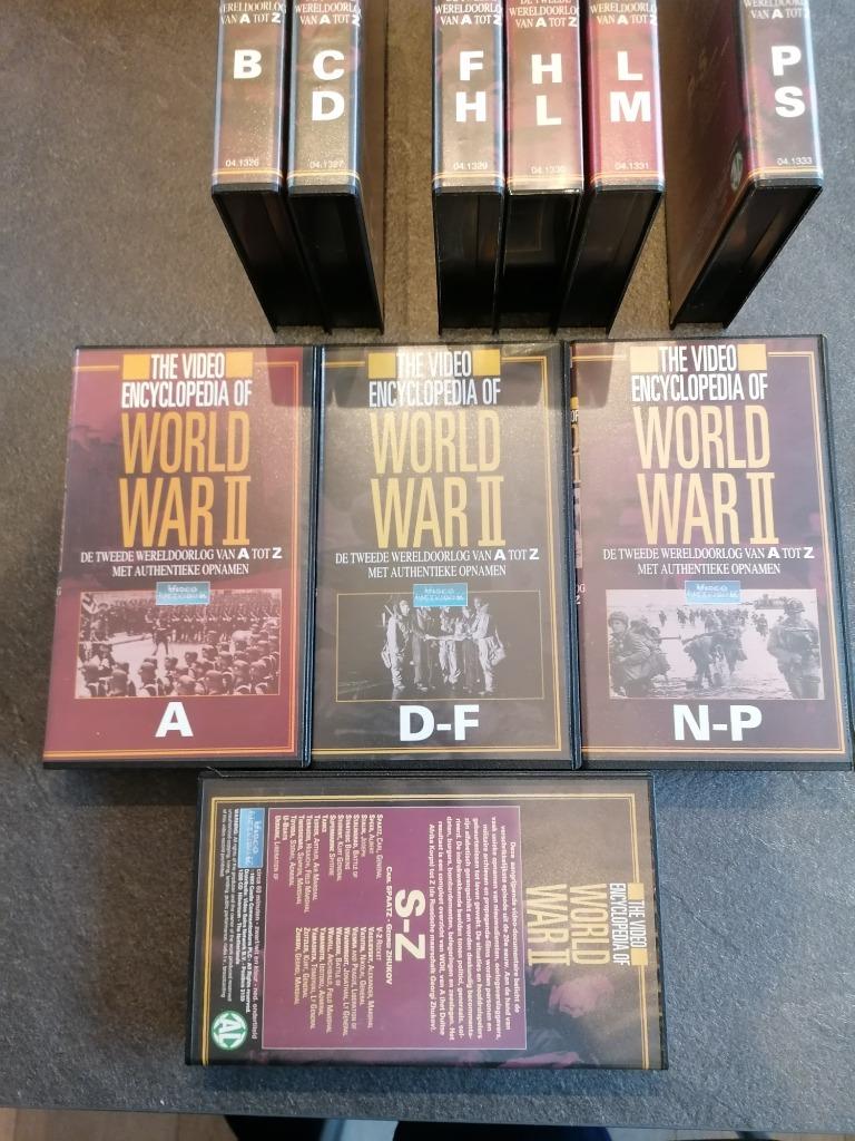 VHS The Video Encyclopedia of World War II 10 VHS banden, Ophalen of Verzenden, Zo goed als nieuw, Documentaire
