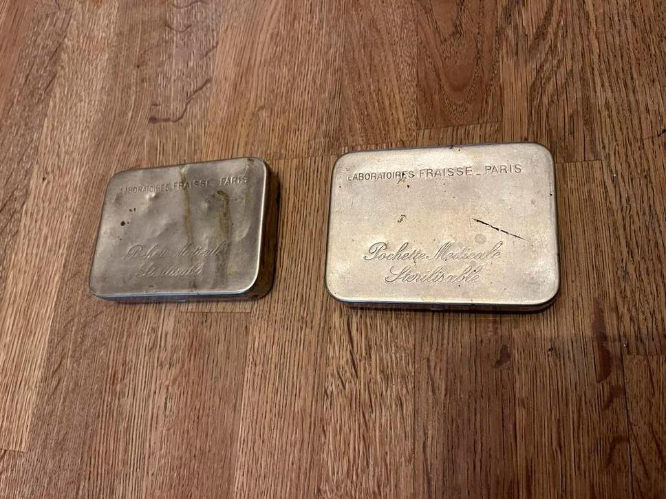 2 boites médicales métalliques anciennes, Collections