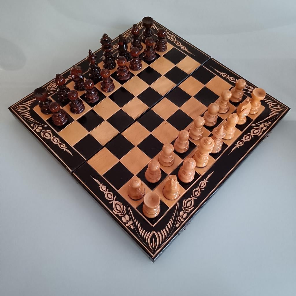 Hout opvouwbaar schaakspel 44 x 44cm, Een of twee spelers, Ophalen of Verzenden, Gebruikt
