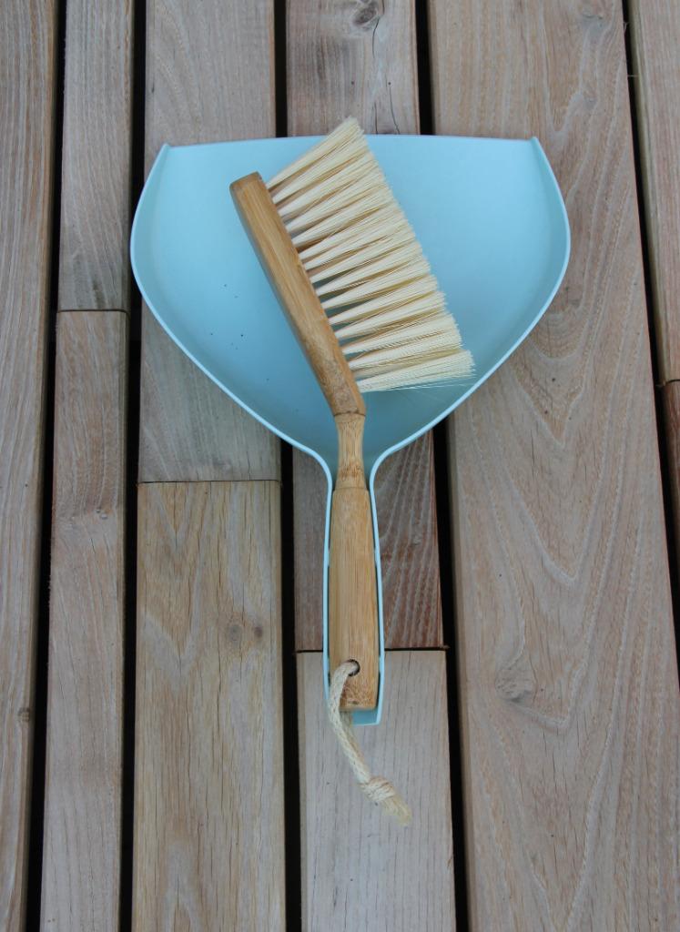 Petite brosse en bambou et ramassette JYSK, Enlèvement ou Envoi, Comme neuf, Autres types