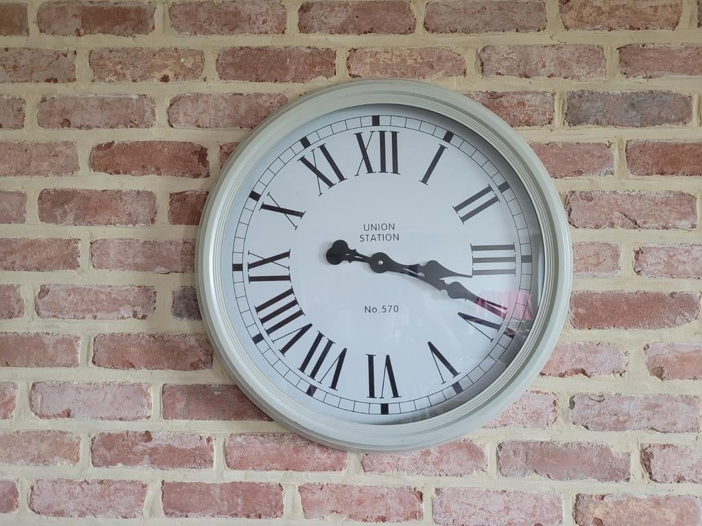 Grande horloge  murale  60 cm diamètre/style industriel, Maison & Meubles, Accessoires pour la Maison | Horloges, Horloge murale