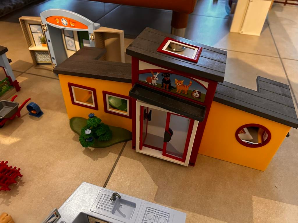 Playmobil dieren hotel met extras, Ophalen, Zo goed als nieuw