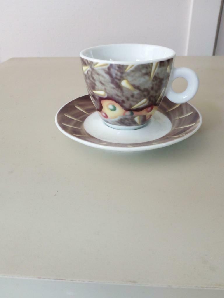 Kopje en schotel Yong., Ophalen of Verzenden, Gebruikt, Kop(pen) en/of Schotel(s)