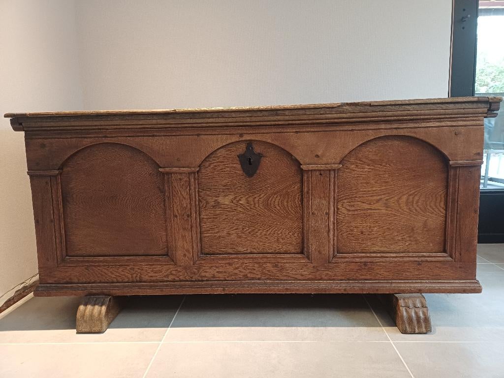 Antieke eikenhouten kist   -   vraagprijs  €130, Ophalen, Gebruikt, Eikenhout