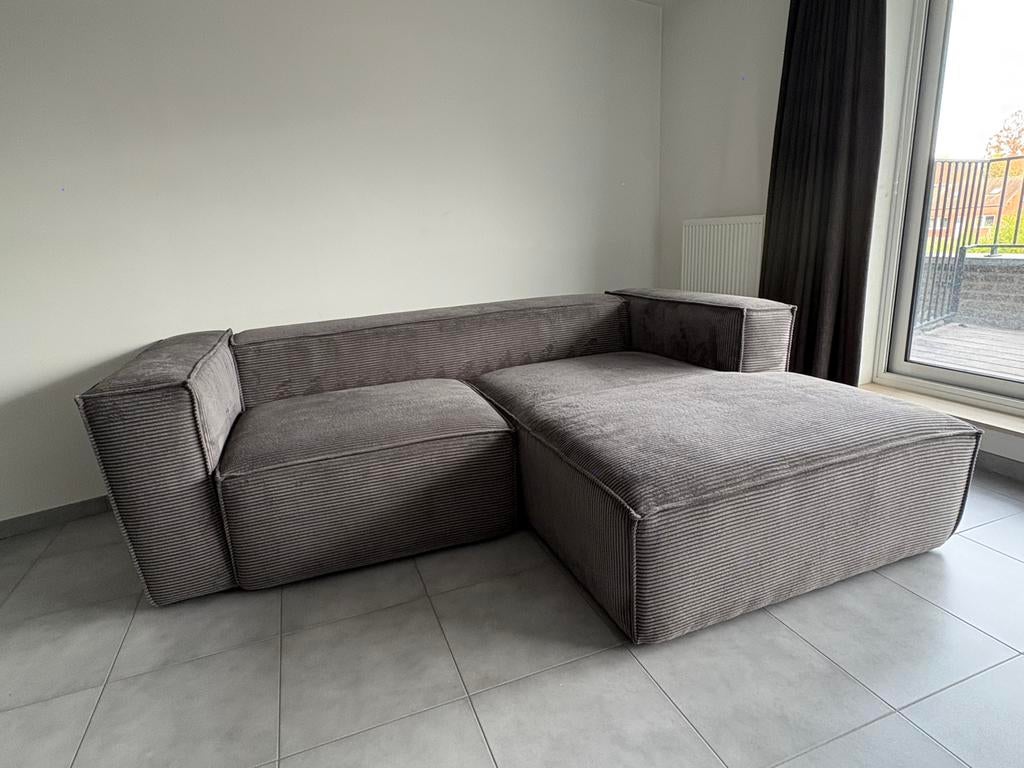 Kave Home Blok hoekzetel – ribfluweel donkergrijs, Enlèvement, Comme neuf