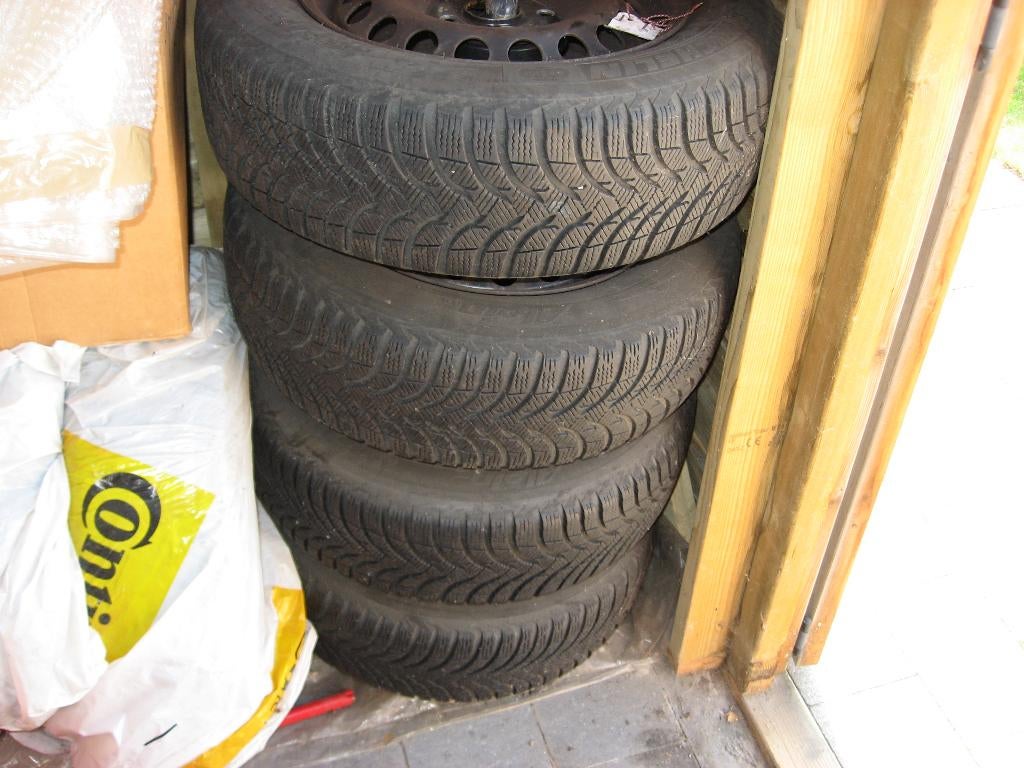 Set Winterbanden met Stalen Velg, Ophalen, Gebruikt, 15 inch, Winterbanden