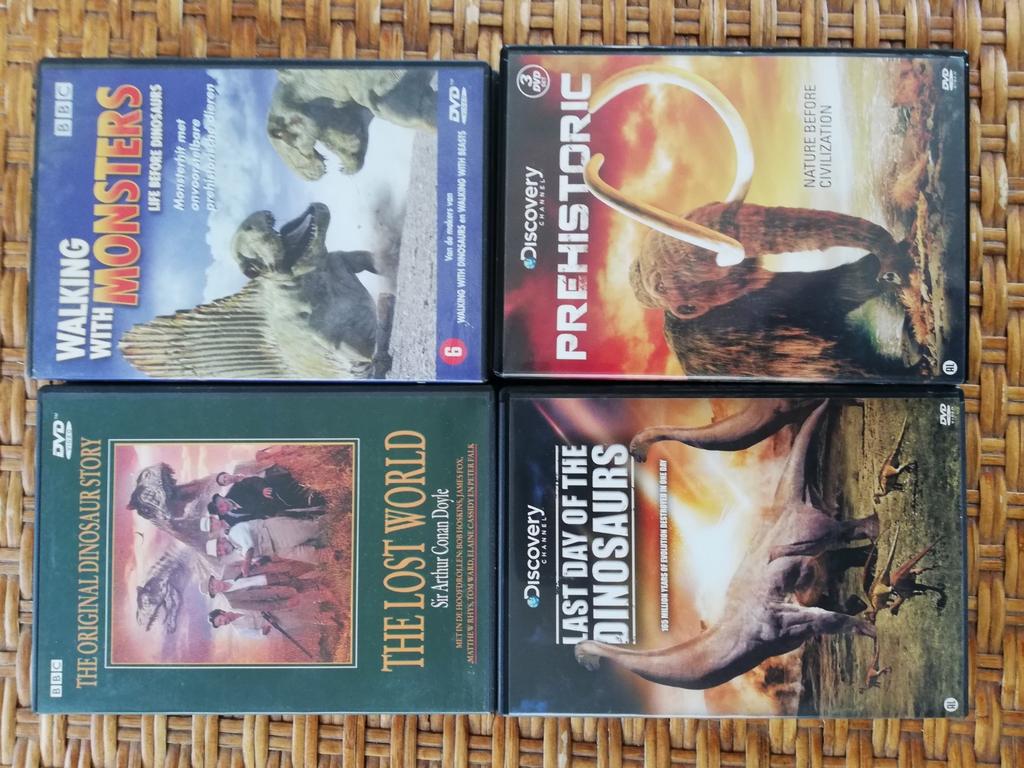 DVD dinosaures, Envoi, Comme neuf
