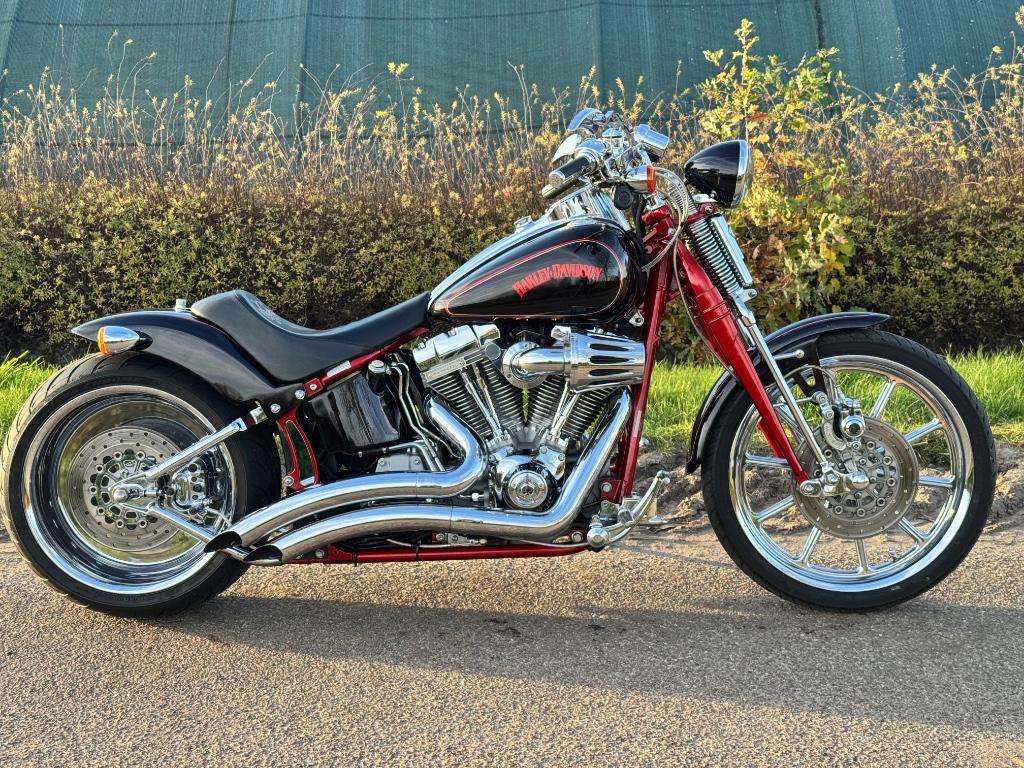 Harley Davidson CVO Springer 2007, Motos, Motos | Harley-Davidson, Plus de 35 kW, 2 cylindres, Particulier, 1800 cm³