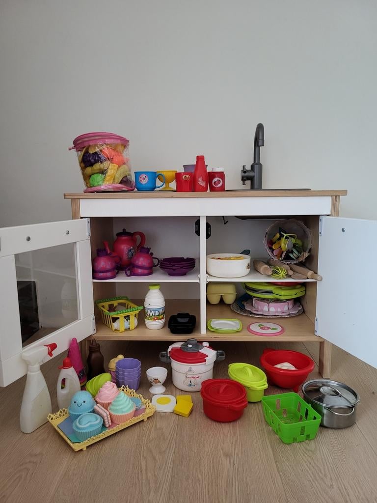 Ikea keukentje met veel toebehoren, Enfants & Bébés, Jouets | Jouer aux cuisines, Utilisé, Enlèvement