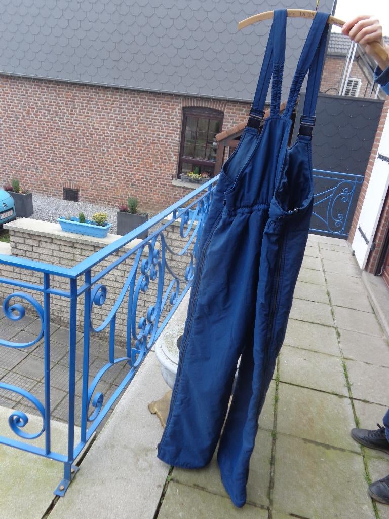 Salopette de ski bleu marine taille L, Enlèvement