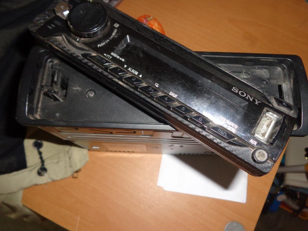 auto-radio, Enlèvement