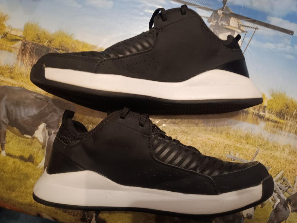 Chaussures de tennis Artengo noires taille 41, Comme neuf, Chaussures de sport, Noir, Enlèvement ou Envoi