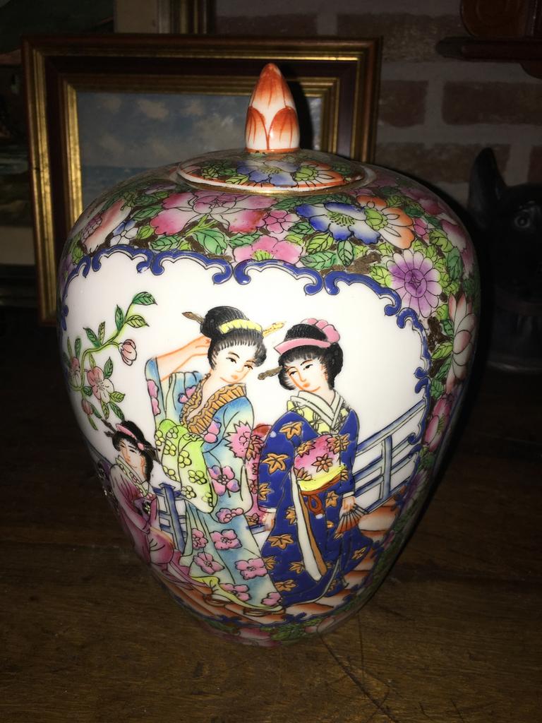 Chinese pot, Enlèvement