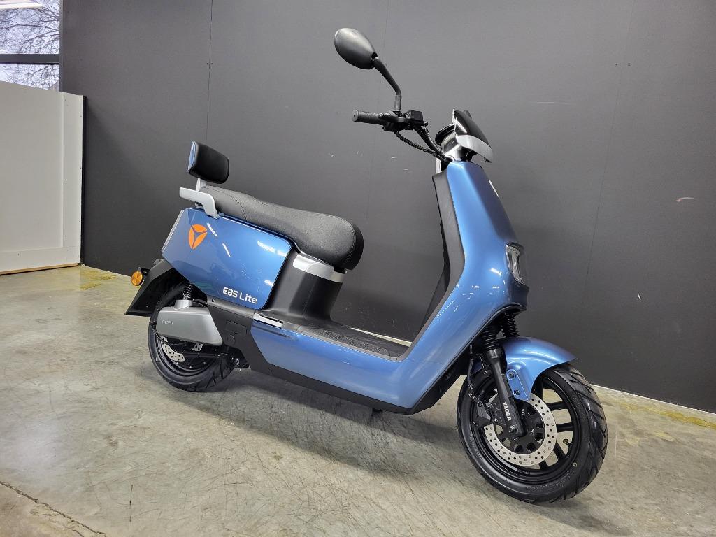 Yadea E8S Lite 2025 (25km/u) (2j garantie), Bedrijf, Scooter