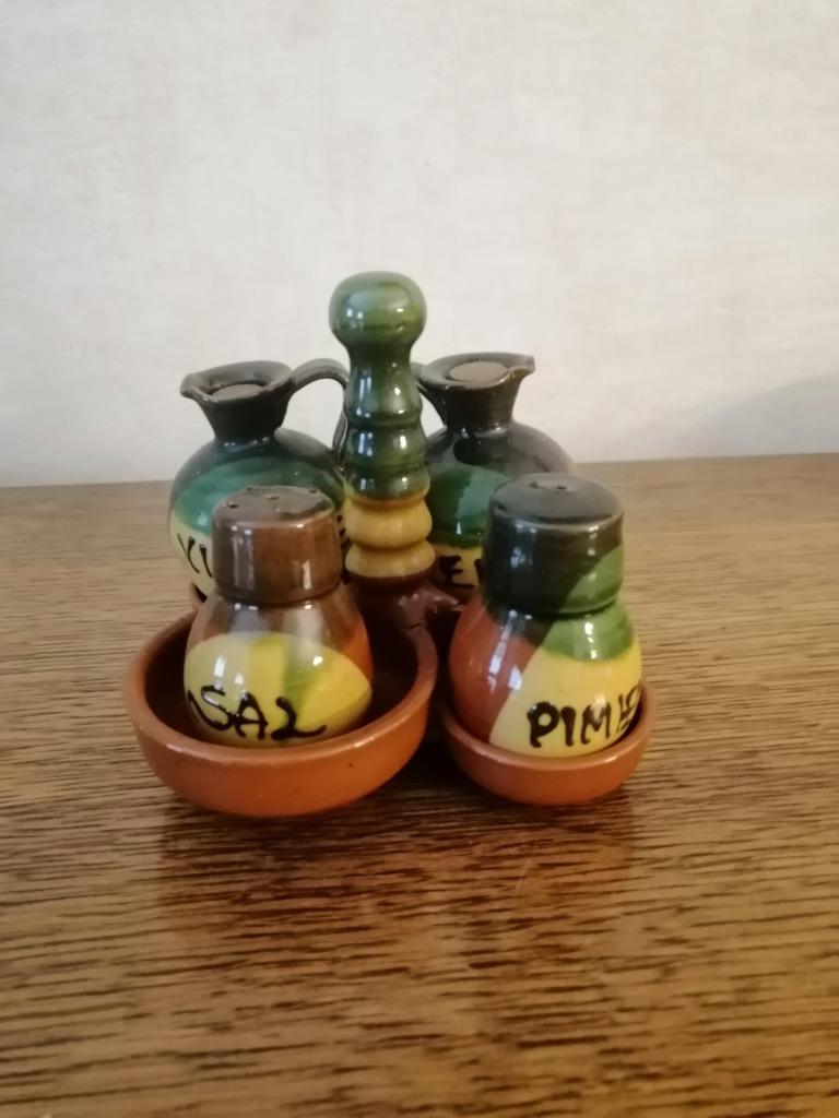 Peper en zout stel, Ophalen