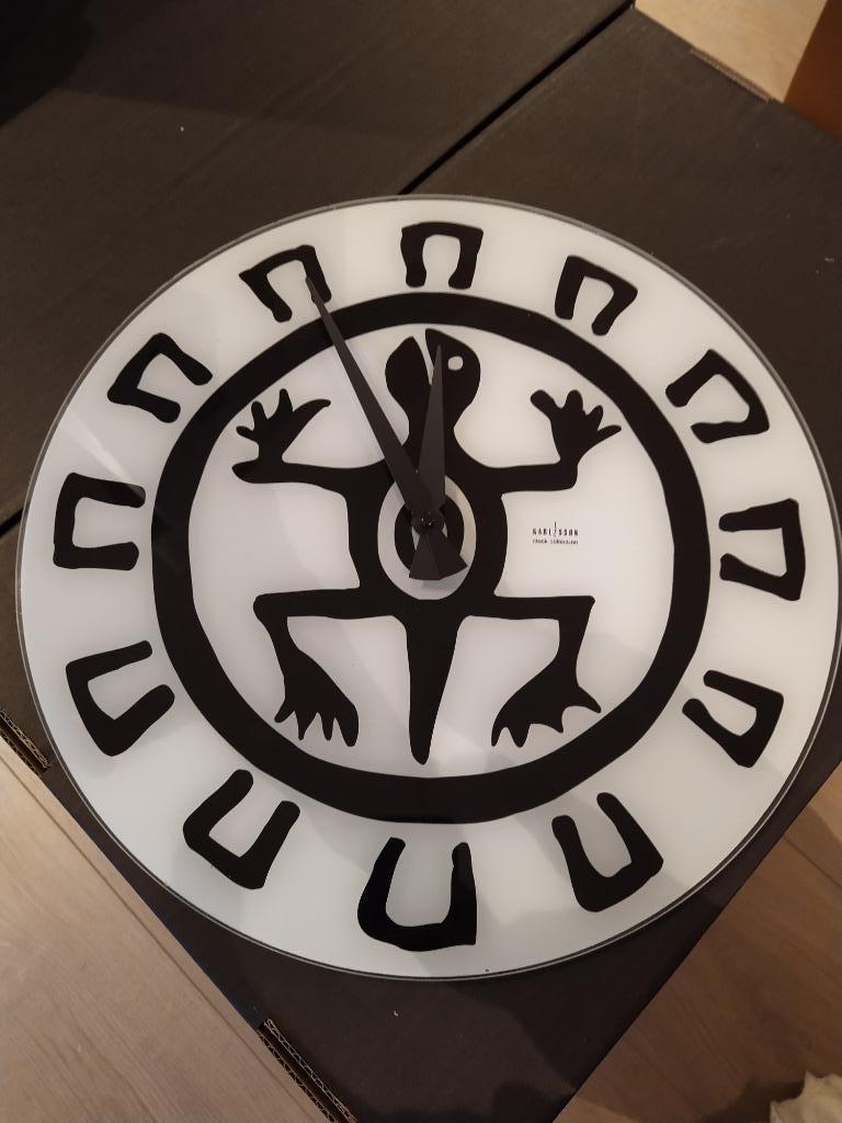 Stijlvolle Tijd: Wandklok van Karlsson, Ophalen, Zo goed als nieuw, Analoog, Wandklok