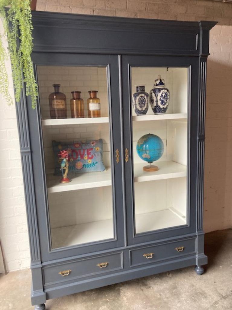 Vintage antiek servieskast / vitrinekast., Antiek, Gebruikt, Met deur(en), 200 cm of meer
