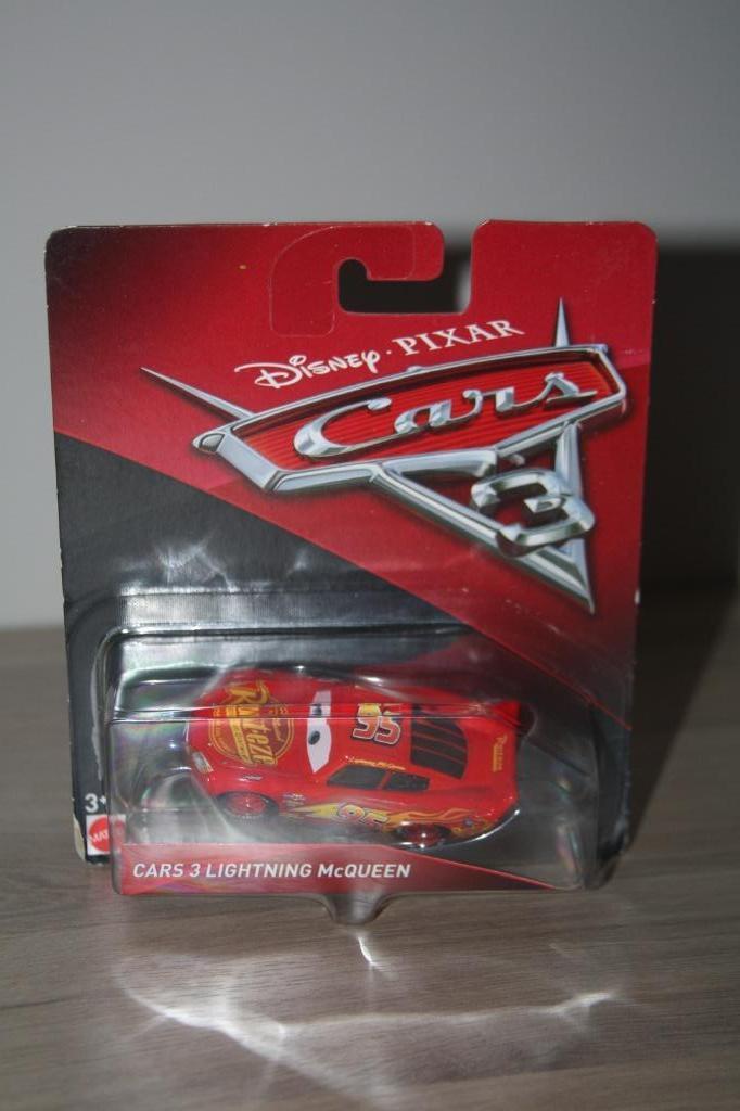 Disney Cars 3, Lightning McQueen, Nieuw in verpakking 2016, Enlèvement ou Envoi, Autres personnages, Neuf, Statue ou Figurine