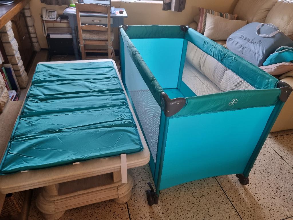 Lit enfant de voyage ou parapluie avec matelas, Enfants & Bébés, Chambre d'enfant | Lits, Comme neuf, Moins de 140 cm, Moins de 70 cm