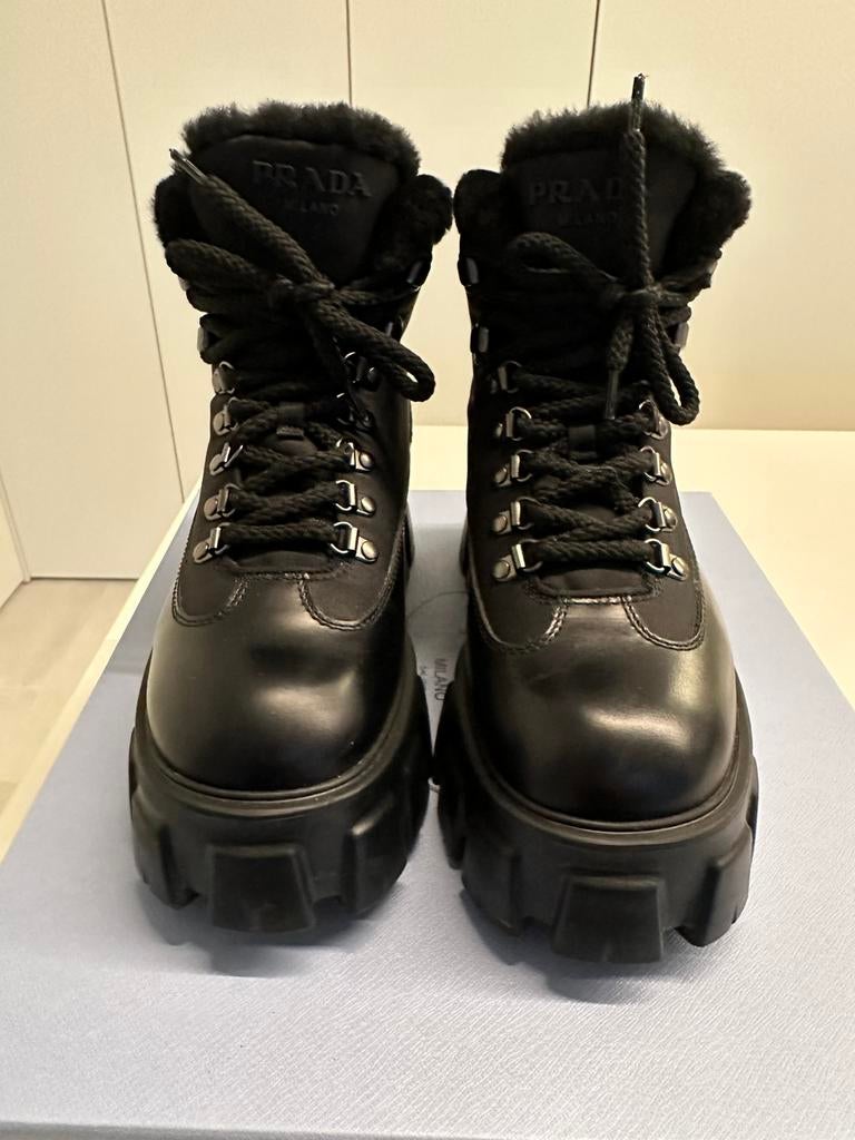 Nieuwe boots Prada Monolith, Prada, Zwart, Lage of Enkellaarzen, Nieuw
