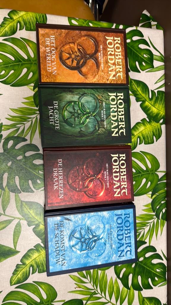 Robert Jordan - het rad des tijds boek 1 tem 4, Boeken, Fantasy, Ophalen of Verzenden, Robert Jordan