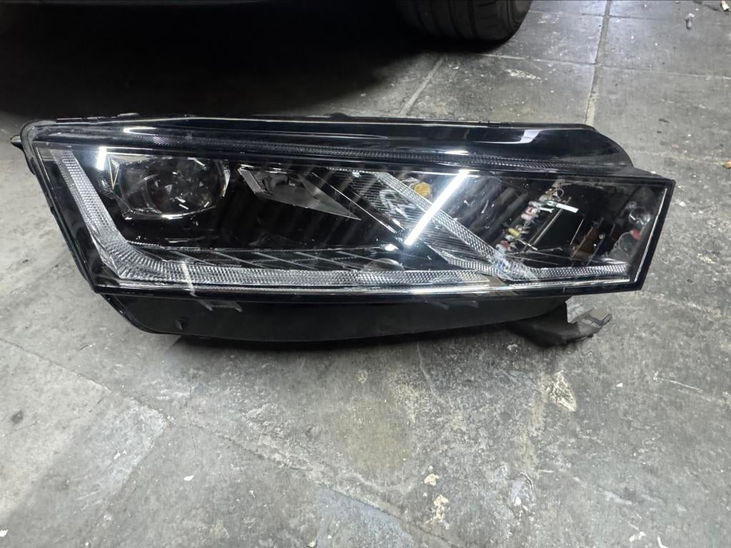 Skoda Octavia koplamp, Ophalen of Verzenden, Skoda