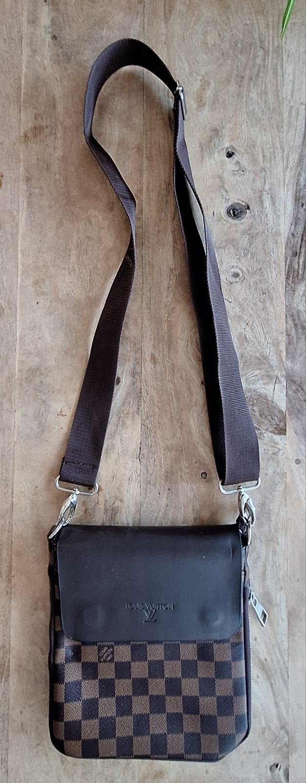 Tasje Louis Vuitton, Handtassen en Accessoires, Tassen | Schoudertassen, Verzenden, Zo goed als nieuw, Bruin