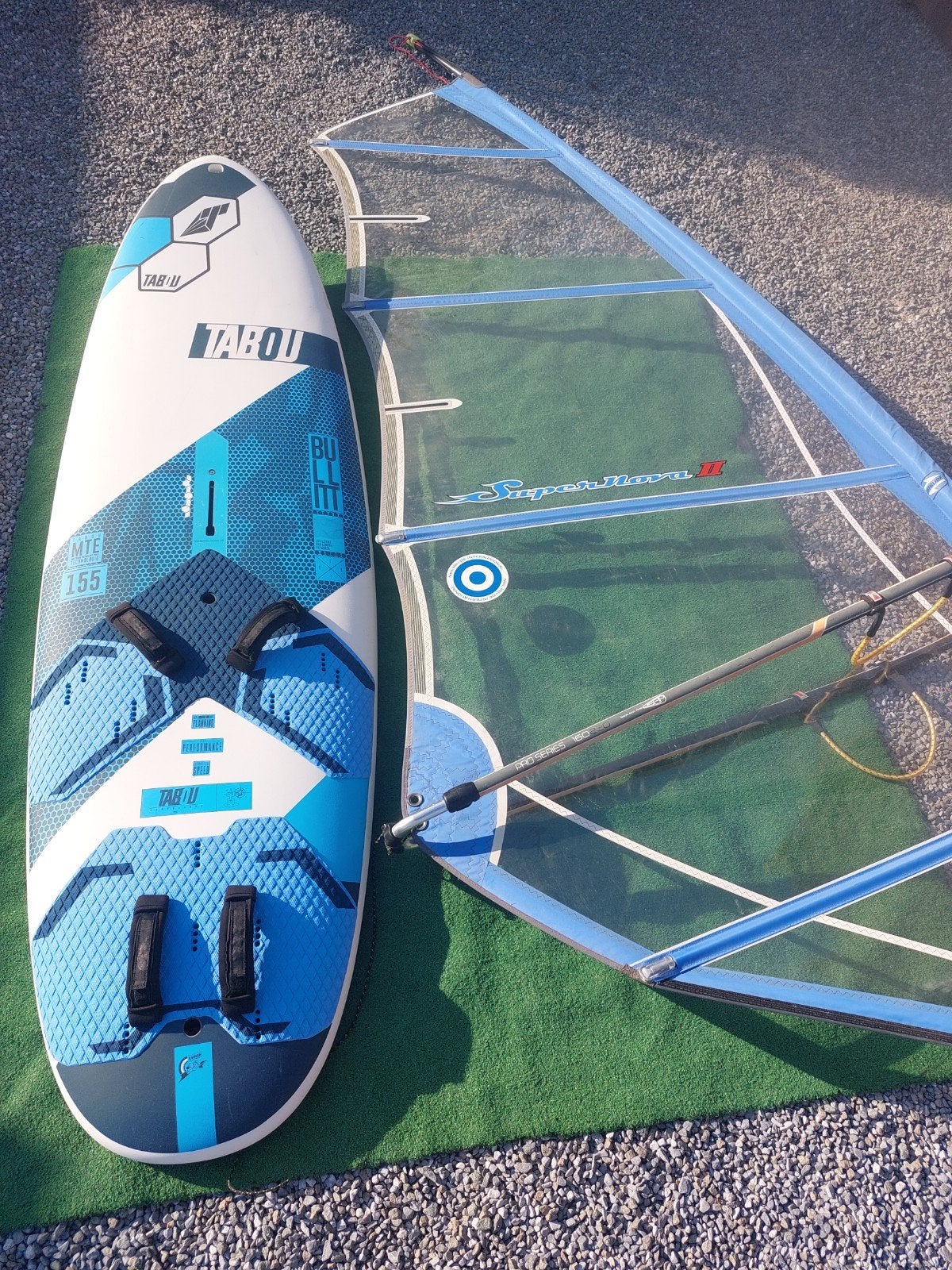 Planche a voile débutants 155 lit F2 Bullit Complete derive, Sports nautiques & Bateaux, Planche à voile, 3.5 à 5 m², Ensemble complet